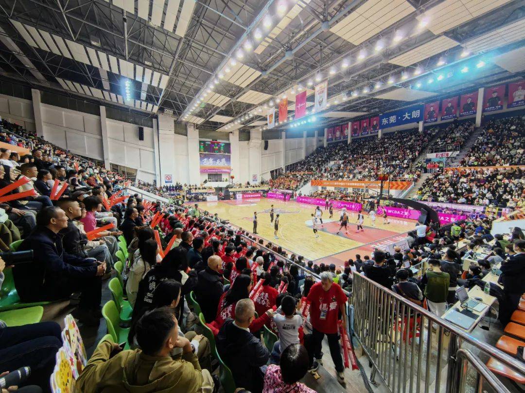 篮球国际邀请赛决赛大幕拉开，各队全力冲击