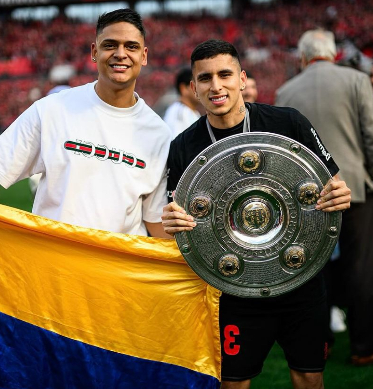 哥伦比亚运动员勇夺摔跤比赛冠军