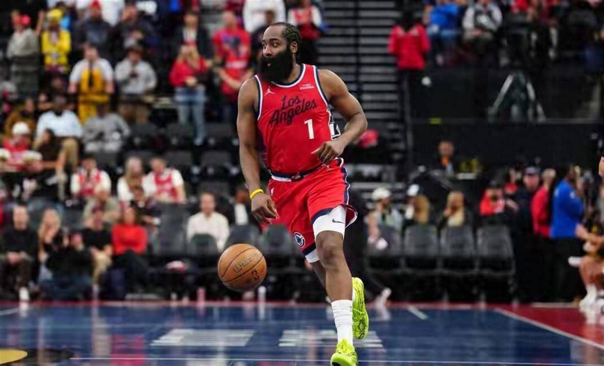 IM体育app-魔术逆转猛龙，哈登送出助攻