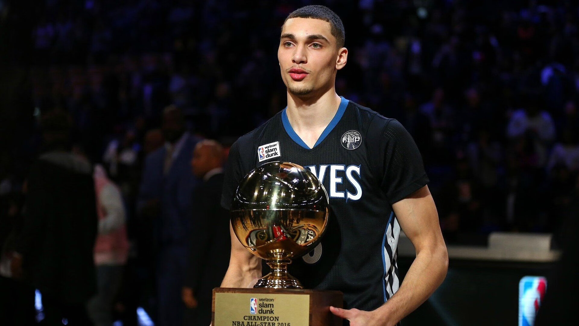 灰熊连续得分压制浙江队，小贾伦让比赛提前失去悬念