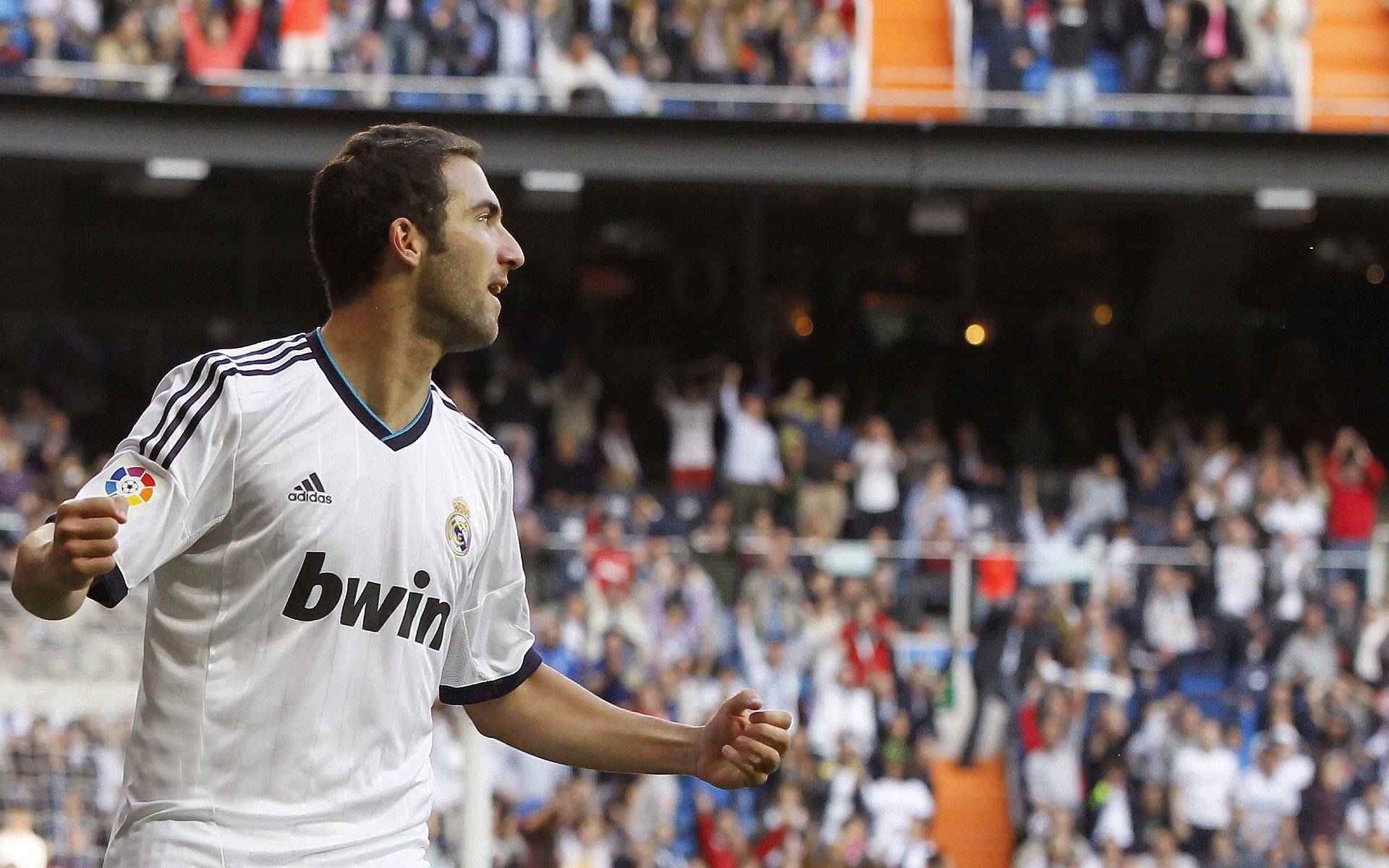 石油、探戈与红黑风暴，迪亚斯如何用南美魔法点燃圣西罗